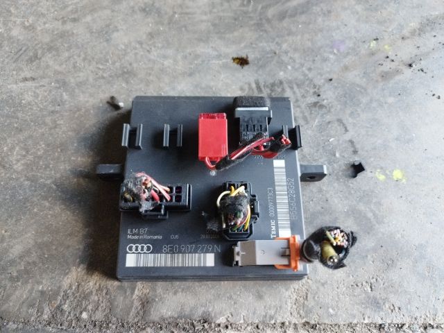 bontott AUDI A4 B7 Komfort Elektronika