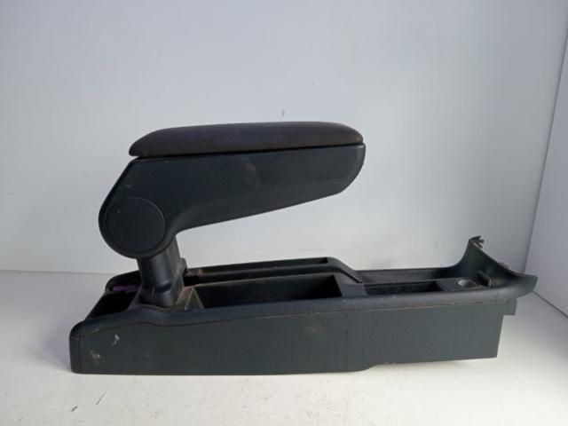 bontott AUDI A4 B7 Könyöklő