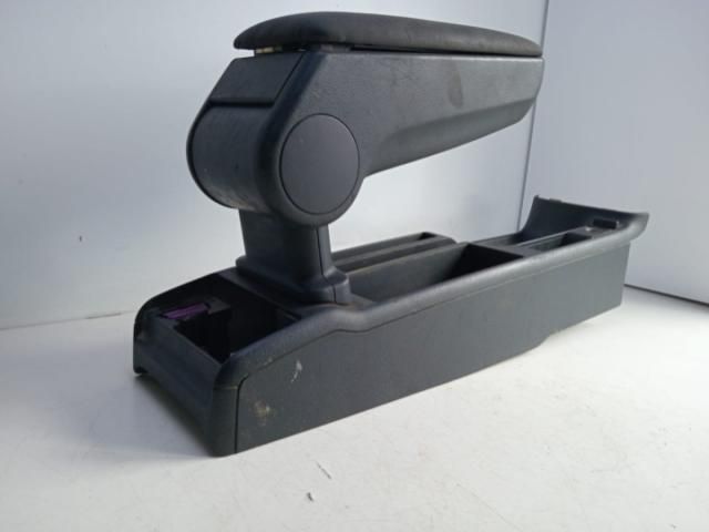 bontott AUDI A4 B7 Könyöklő