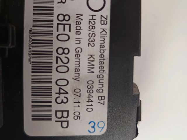 bontott AUDI A4 B7 Középkonzol Vezérlő Panel