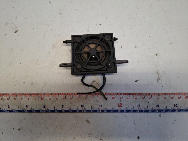 bontott AUDI A4 B7 Középső Műszerfal Hangszóró