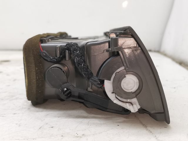 bontott AUDI A4 B7 Középső Szellőző