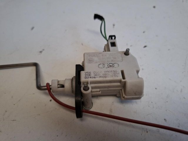 bontott AUDI A4 B7 Központizár Motor Tankajtó