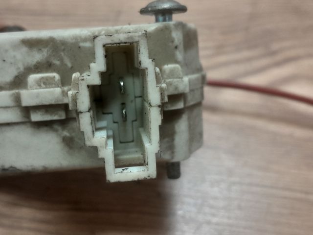 bontott AUDI A4 B7 Központizár Motor Tankajtó