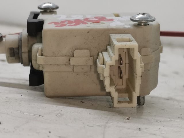 bontott AUDI A4 B7 Központizár Motor Tankajtó