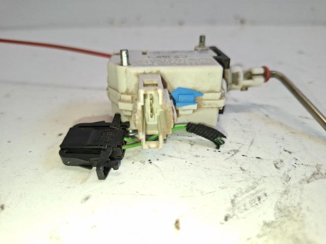 bontott AUDI A4 B7 Központizár Motor Tankajtó