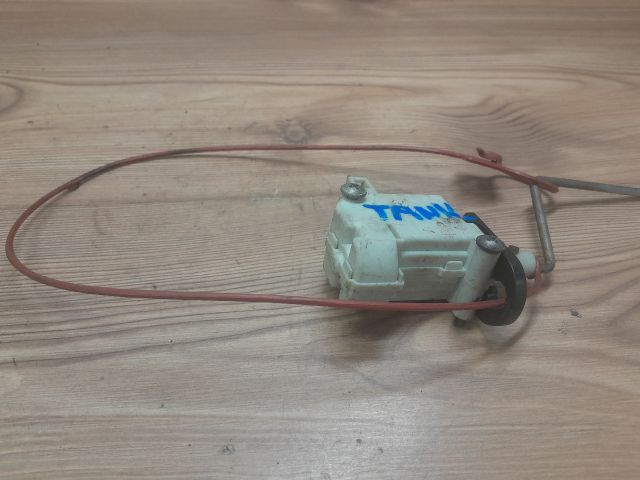 bontott AUDI A4 B7 Központizár Motor Tankajtó