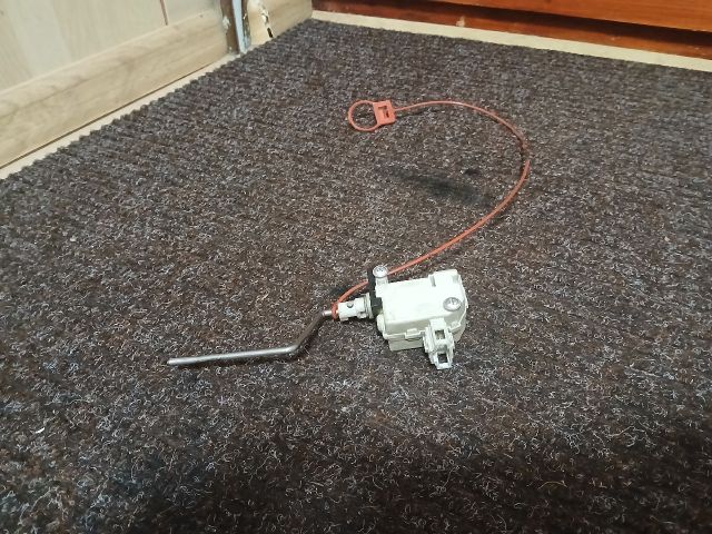 bontott AUDI A4 B7 Központizár Motor Tankajtó