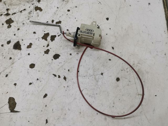 bontott AUDI A4 B7 Központizár Motor Tankajtó