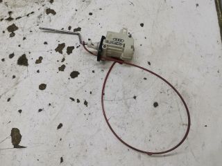 bontott AUDI A4 B7 Központizár Motor Tankajtó