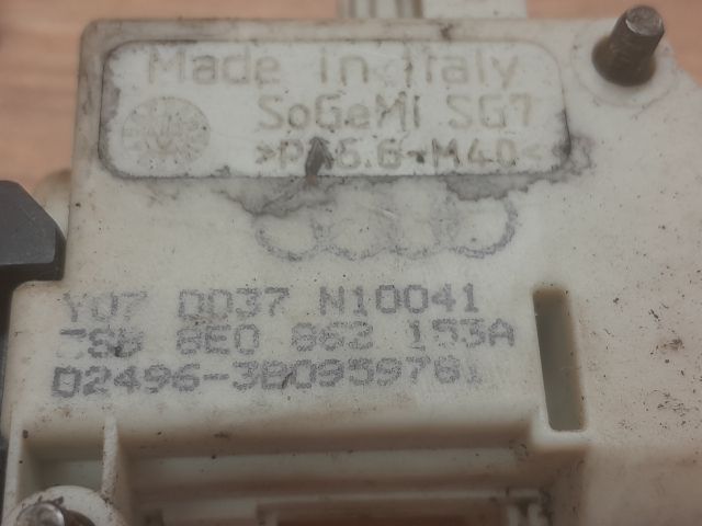 bontott AUDI A4 B7 Központizár Motor Tankajtó