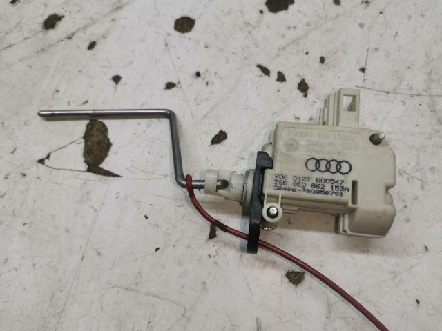 bontott AUDI A4 B7 Központizár Motor Tankajtó