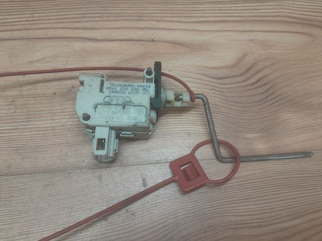 bontott AUDI A4 B7 Központizár Motor Tankajtó