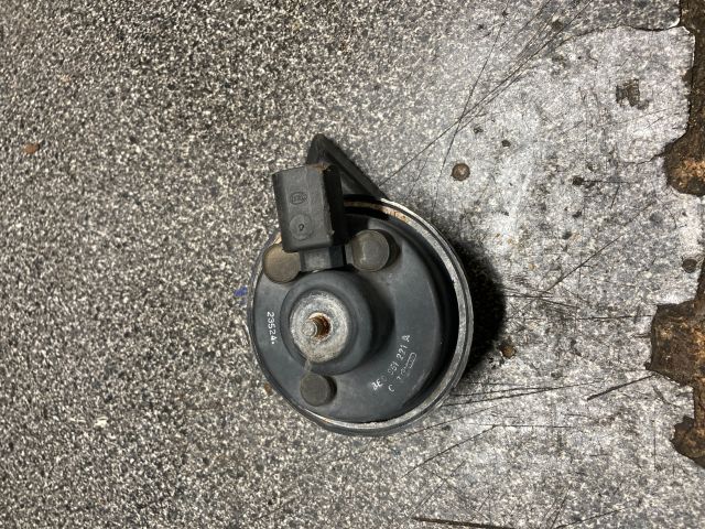 bontott AUDI A4 B7 Kürt