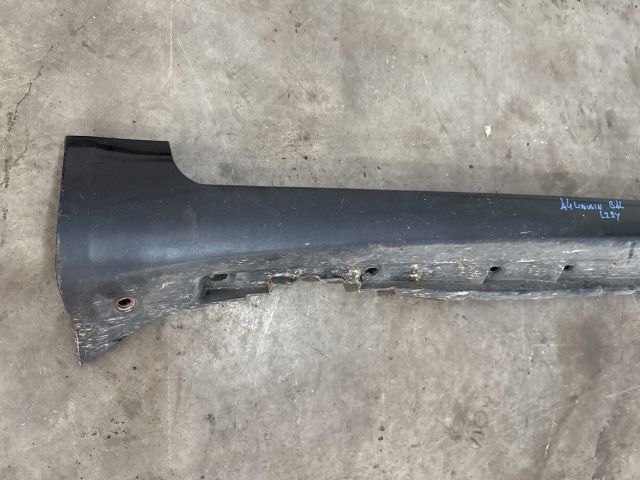 bontott AUDI A4 B7 Küszöb Burkolat