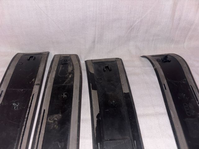 bontott AUDI A4 B7 Küszöb Díszléc Szett