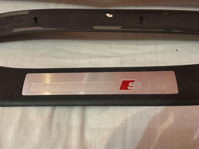 bontott AUDI A4 B7 Küszöb Díszléc Szett