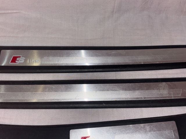 bontott AUDI A4 B7 Küszöb Díszléc Szett