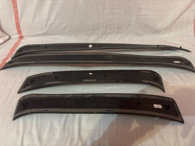 bontott AUDI A4 B7 Küszöb Díszléc Szett