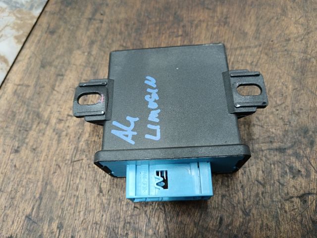 bontott AUDI A4 B7 Lámpa Vezérlő