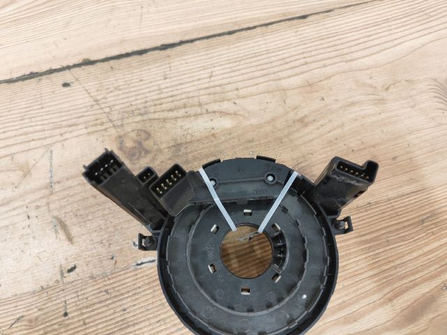 bontott AUDI A4 B7 Légzsák Átvezető Szalagkábel