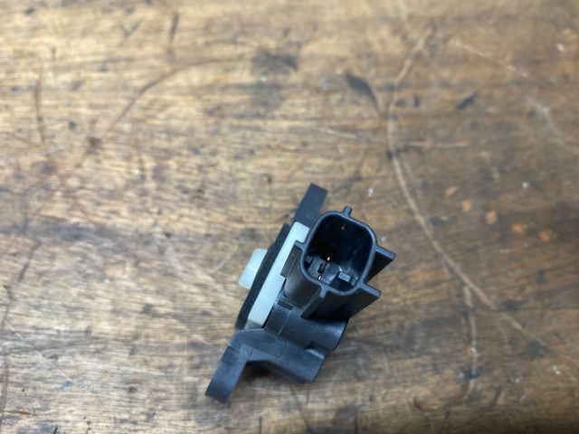 bontott AUDI A4 B7 Légzsák Indító Modul Oldallégzsák