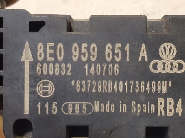 bontott AUDI A4 B7 Légzsák Indító Modul Oldallégzsák