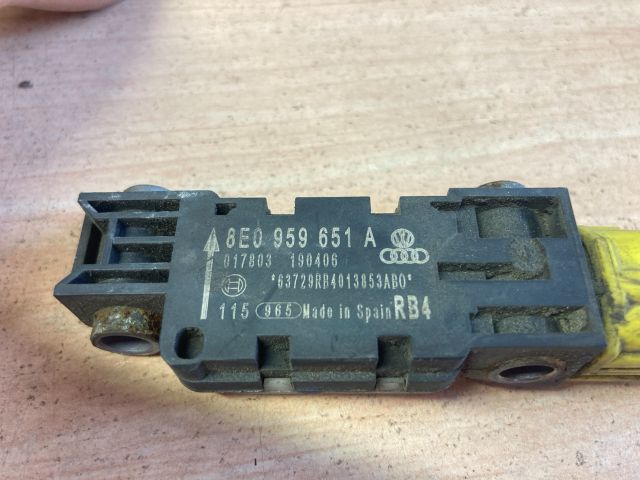 bontott AUDI A4 B7 Légzsák Indító Modul Oldallégzsák