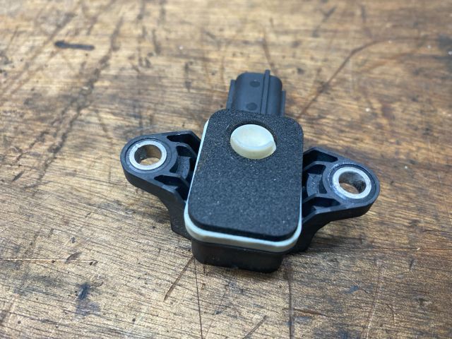 bontott AUDI A4 B7 Légzsák Indító Modul Oldallégzsák