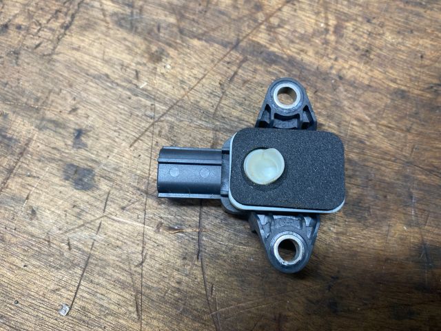 bontott AUDI A4 B7 Légzsák Indító Modul Oldallégzsák