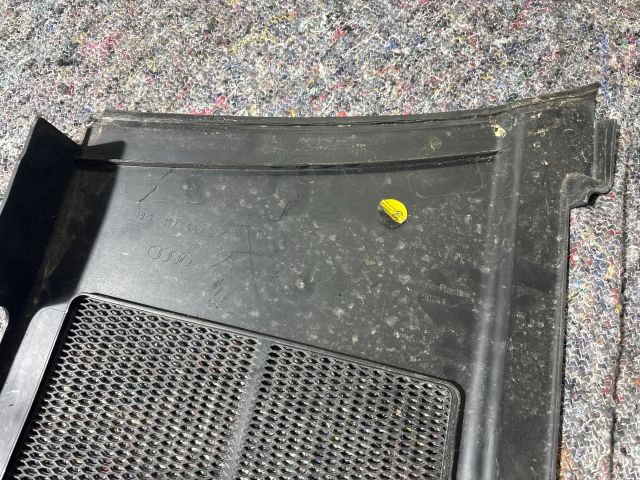 bontott AUDI A4 B7 Levélrács