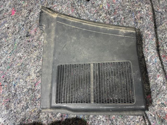 bontott AUDI A4 B7 Levélrács