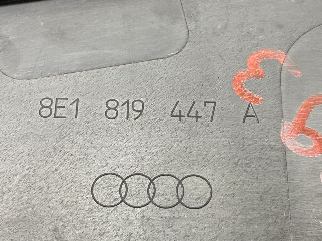 bontott AUDI A4 B7 Levélrács