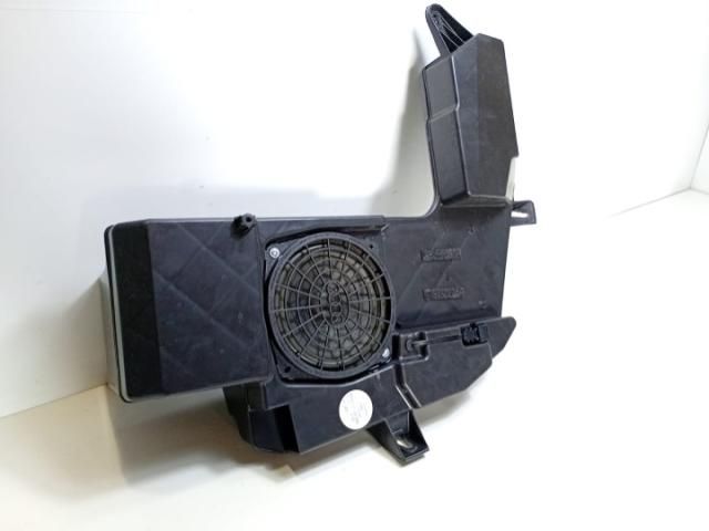 bontott AUDI A4 B7 Mélynyomó Hangszóró