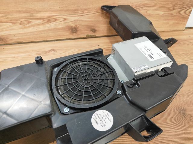 bontott AUDI A4 B7 Mélynyomó Hangszóró