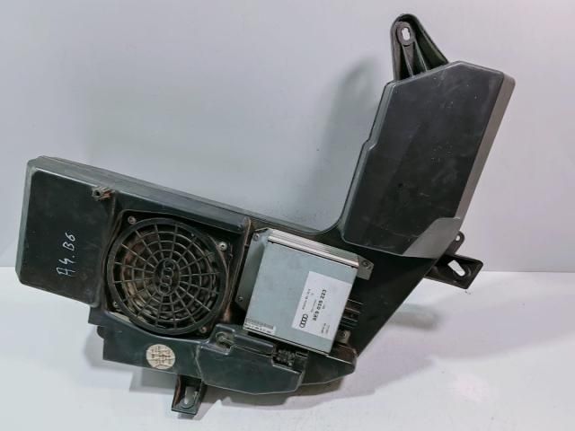 bontott AUDI A4 B7 Mélynyomó Hangszóró