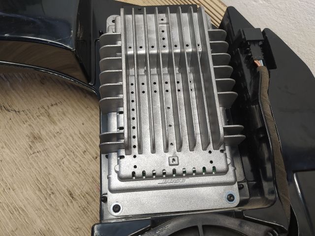 bontott AUDI A4 B7 Mélynyomó Hangszóró