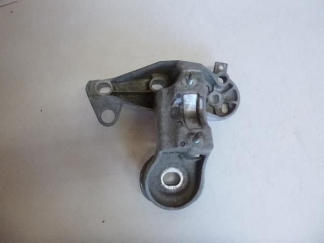 bontott AUDI A4 B7 Motor Tartó Bak (Fém)