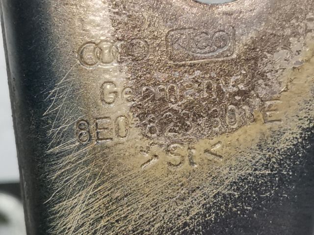 bontott AUDI A4 B7 Motorháztető Bal Zsanér