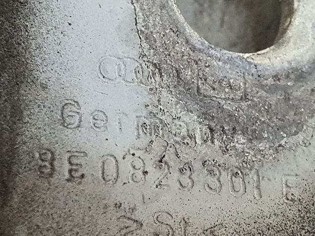 bontott AUDI A4 B7 Motorháztető Bal Zsanér