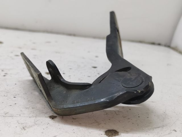 bontott AUDI A4 B7 Motorháztető Bal Zsanér