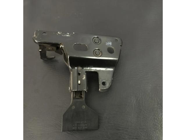 bontott AUDI A4 B7 Motorháztető Nyitó Kar / Gomb