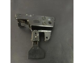 bontott AUDI A4 B7 Motorháztető Nyitó Kar / Gomb