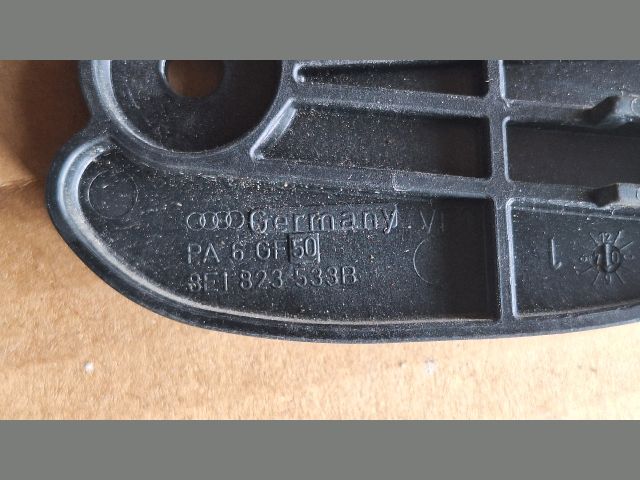 bontott AUDI A4 B7 Motorháztető Nyitó Kar / Gomb