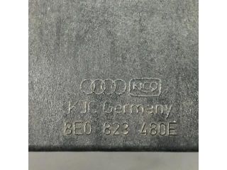 bontott AUDI A4 B7 Motorháztető Nyitó Kar / Gomb