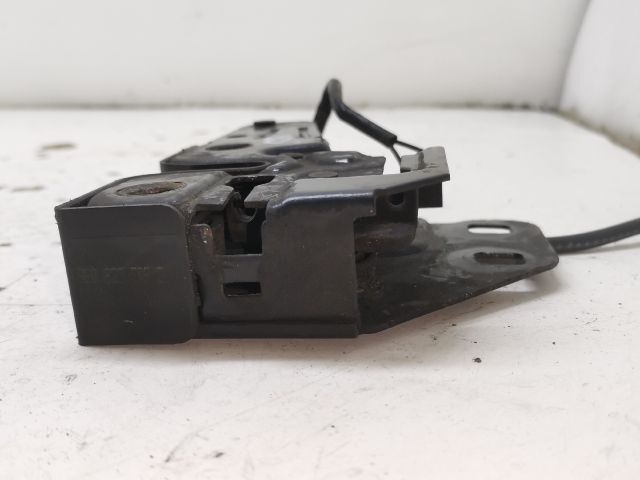 bontott AUDI A4 B7 Motorháztető Zárszerkezet