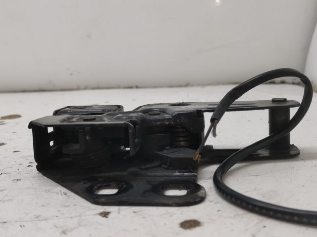 bontott AUDI A4 B7 Motorháztető Zárszerkezet