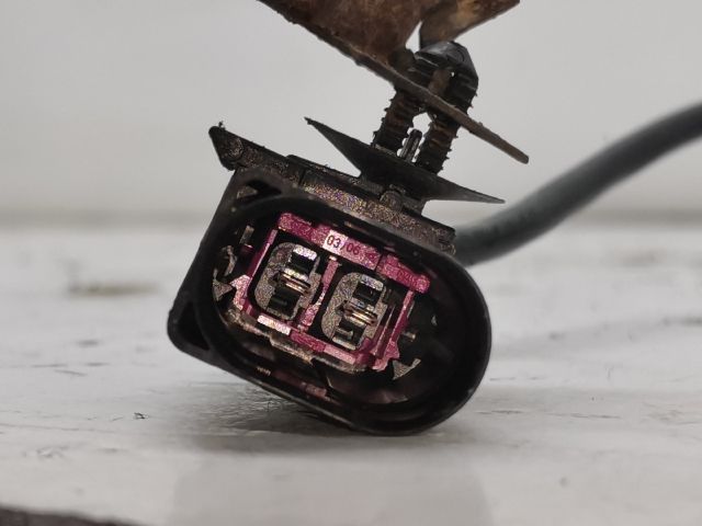 bontott AUDI A4 B7 Motorháztető Zárszerkezet