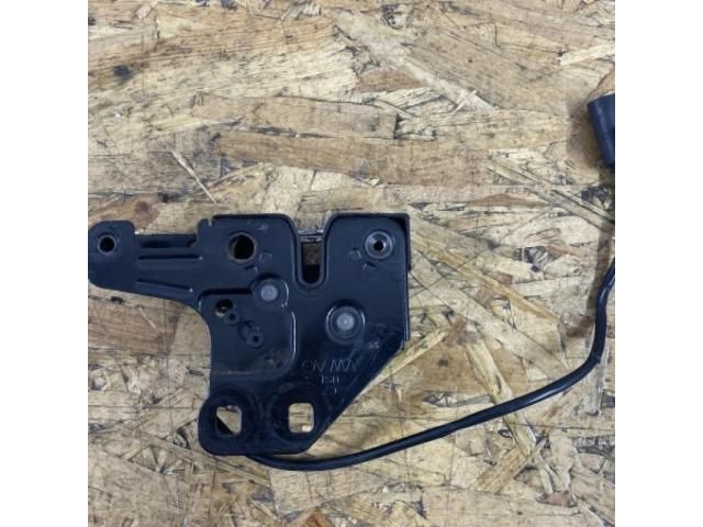 bontott AUDI A4 B7 Motorháztető Zárszerkezet