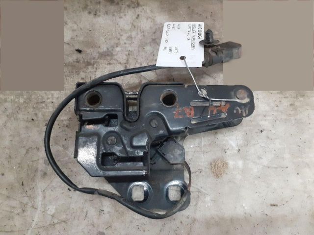 bontott AUDI A4 B7 Motorháztető Zárszerkezet